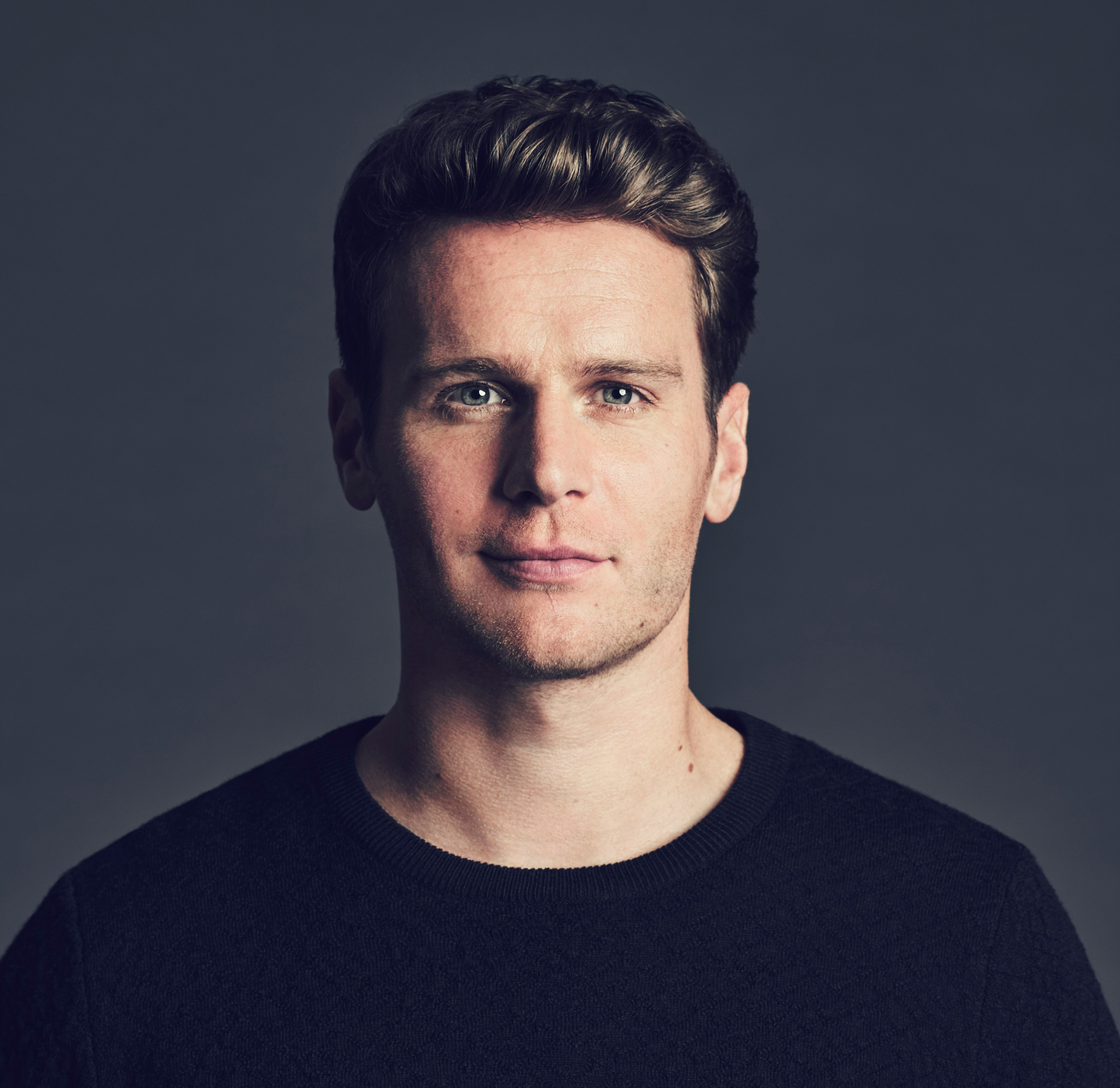 Jonathan Groff - The Queer Review.